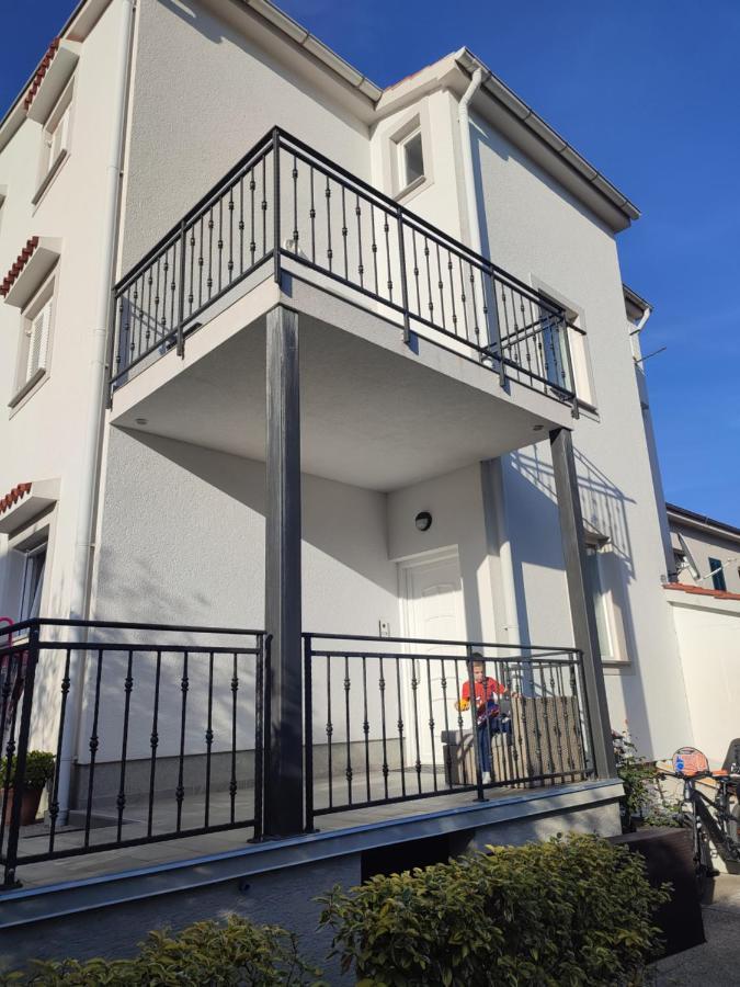 Apartments Kraljic I バスカ 部屋 写真